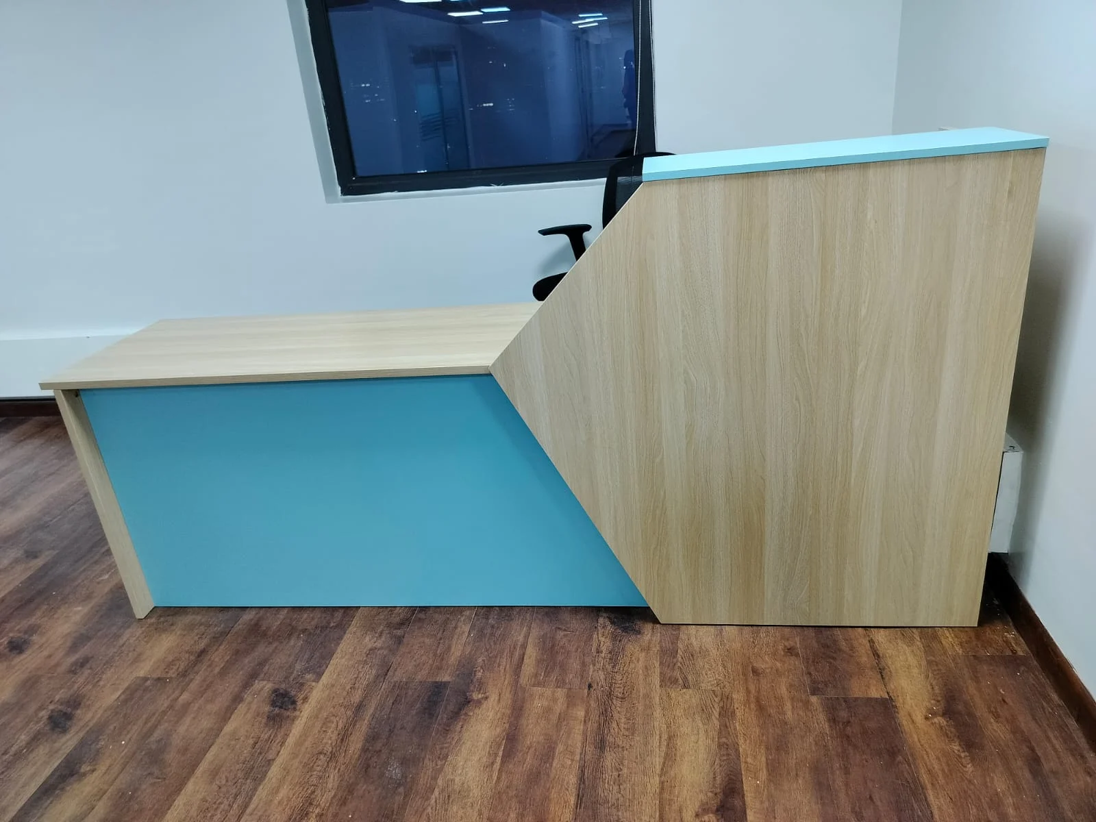 2.4m Reception Desk