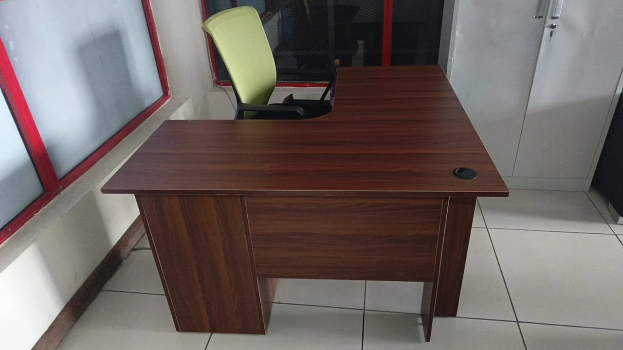 1.4m L-shape Office Desk