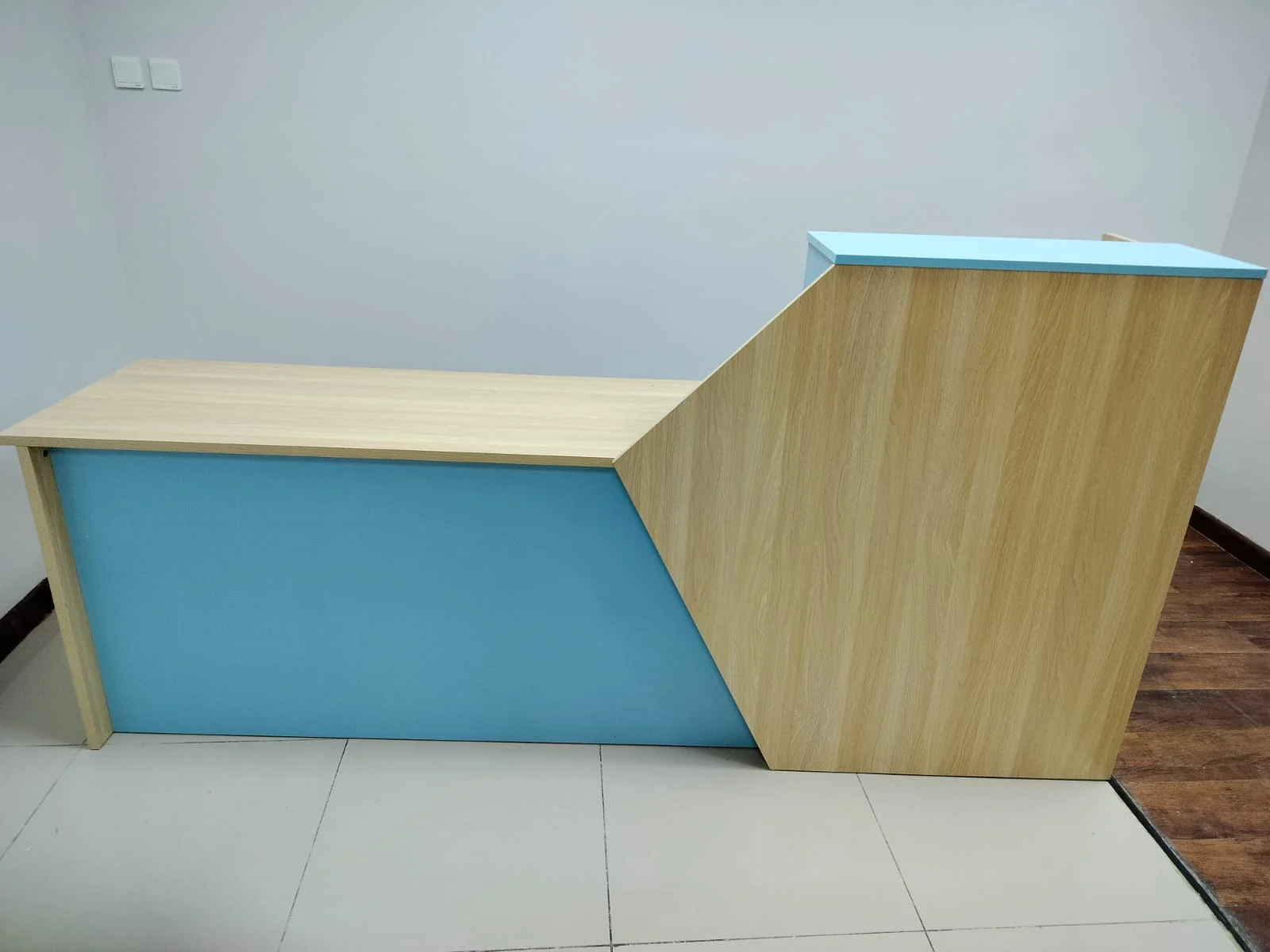 2.4m Reception Desk