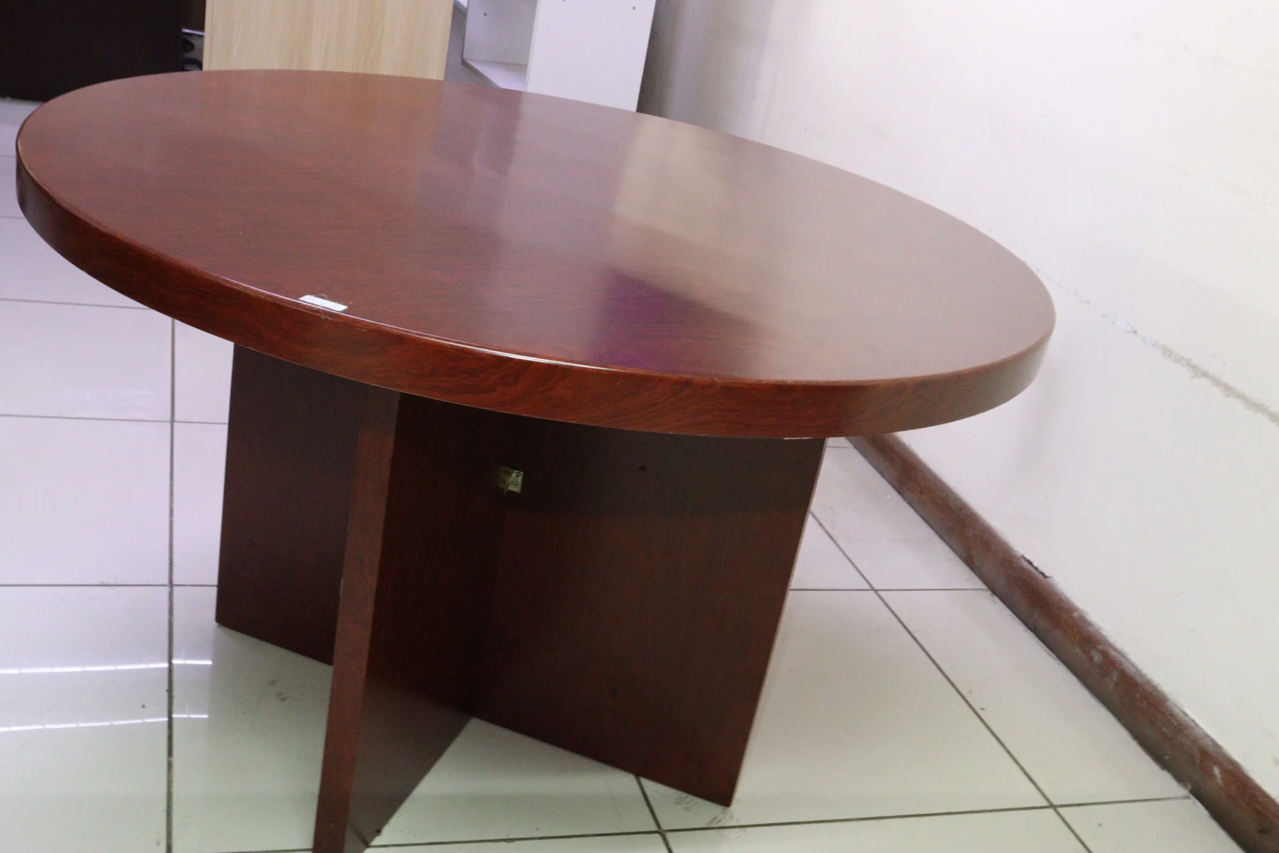 1.2m Executive Round Table