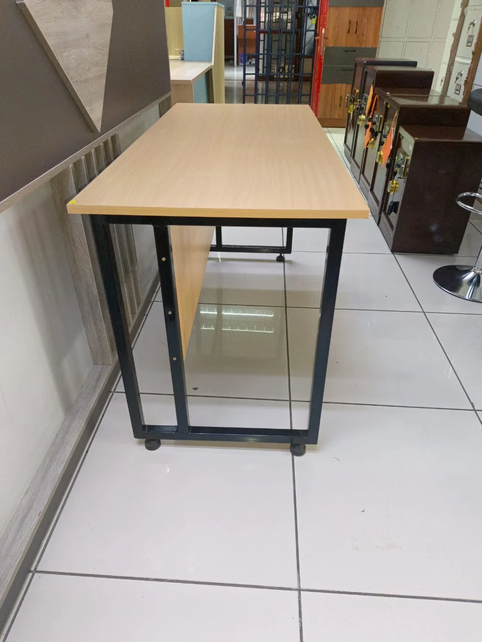 1.4m Multipurpose Office Table