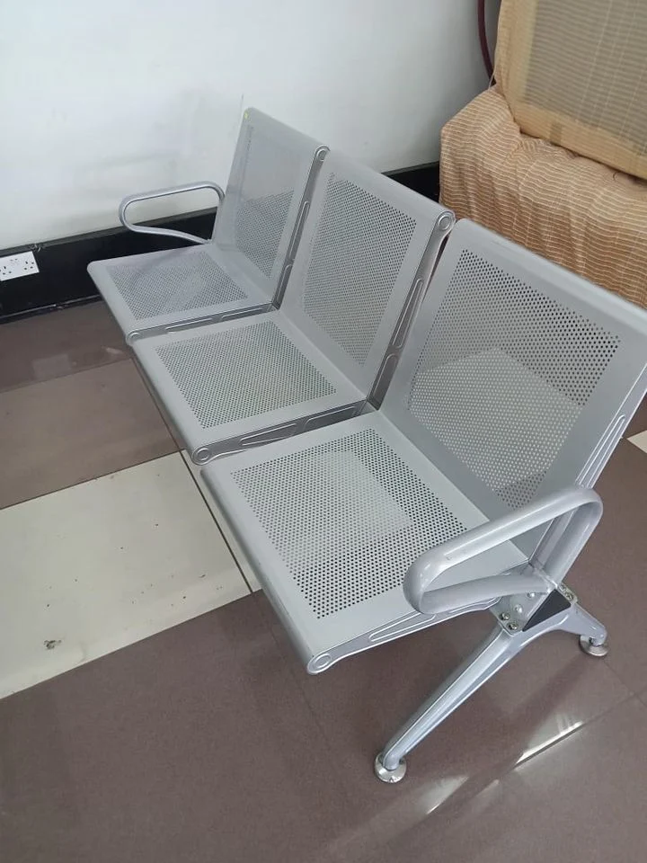 3 Link Airport Waiting Bench