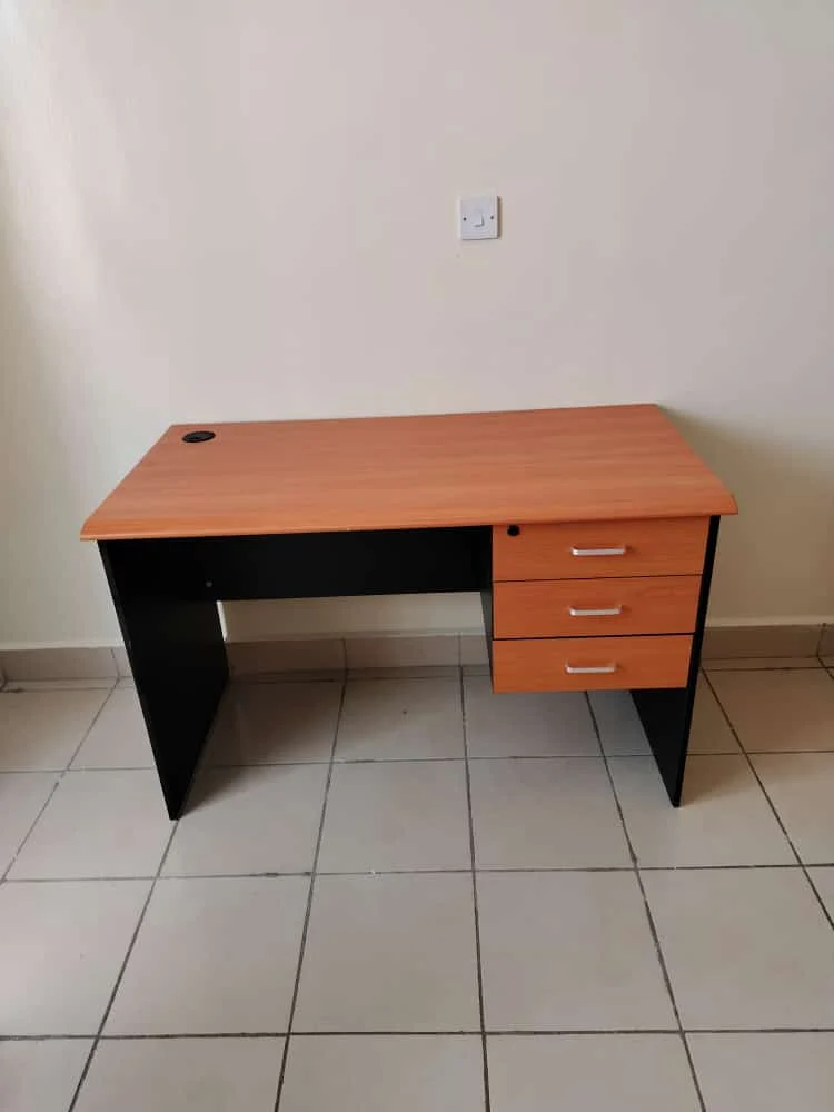 1.4m Office Table