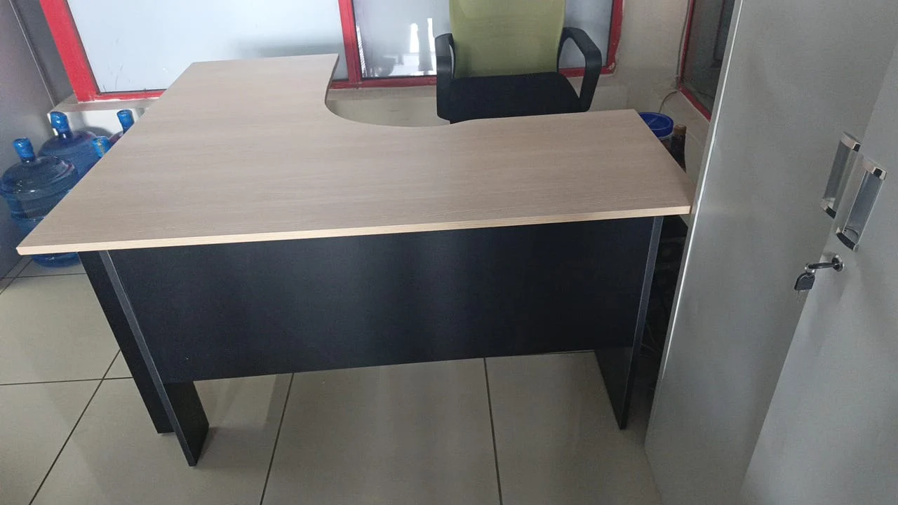 1.4m L-shape Office Desk