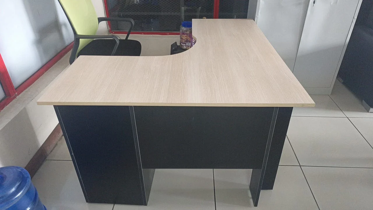 1.4m L-shape Office Desk