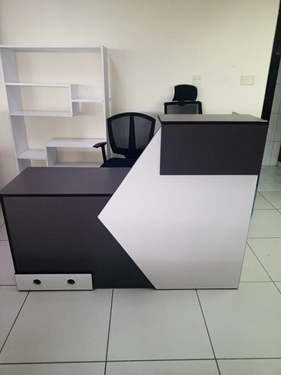 1.6m Reception Desk