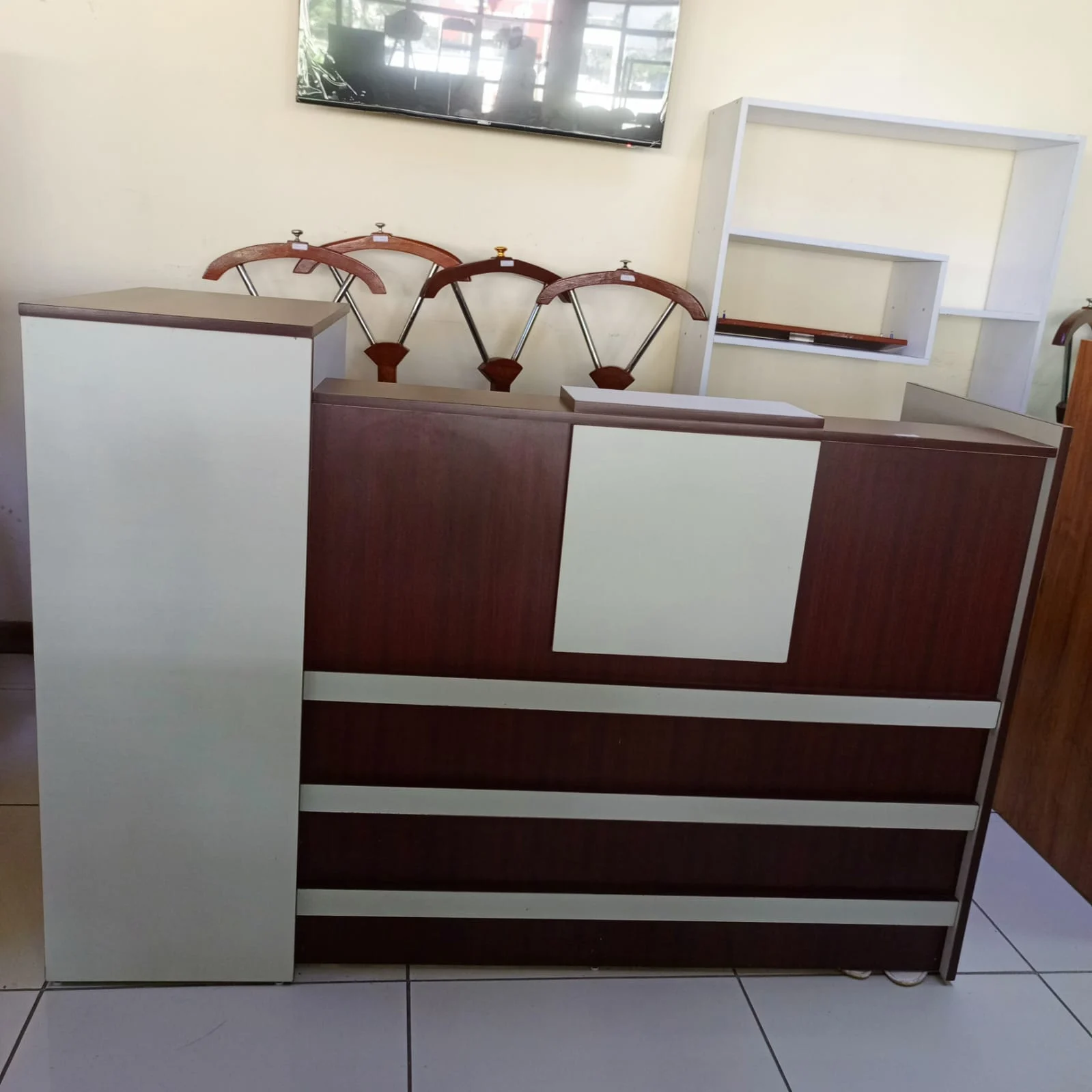 1.6m Reception Desk