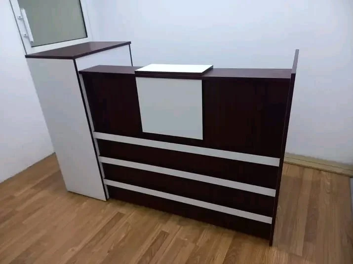 1.6m Reception Desk