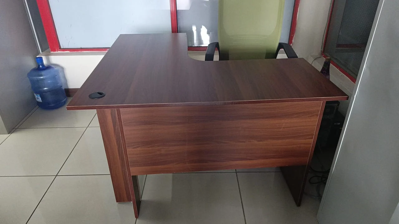 1.4m L-shape Office Desk